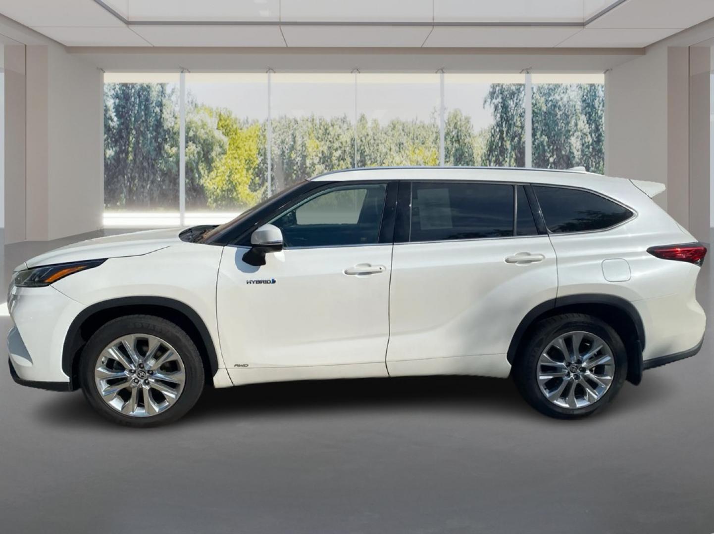 2020 WHITE TOYOTA HIGHLANDER HYBRID LIMITED (5TDDBRCH0LS) with an 2.5L engine, Continuously Variable transmission, located at 908 SE 14th Street, Des Moines, IA, 50317, (515) 281-0330, 41.580303, -93.597046- Photo#5