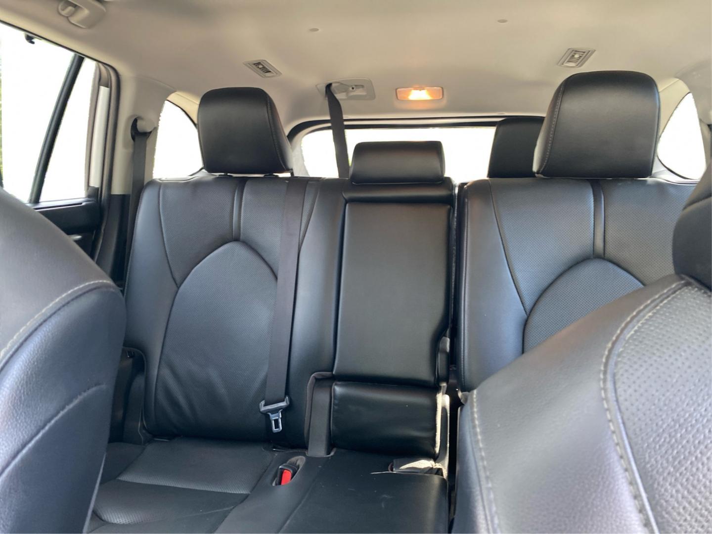 2020 WHITE TOYOTA HIGHLANDER HYBRID LIMITED (5TDDBRCH0LS) with an 2.5L engine, Continuously Variable transmission, located at 908 SE 14th Street, Des Moines, IA, 50317, (515) 281-0330, 41.580303, -93.597046- Photo#14