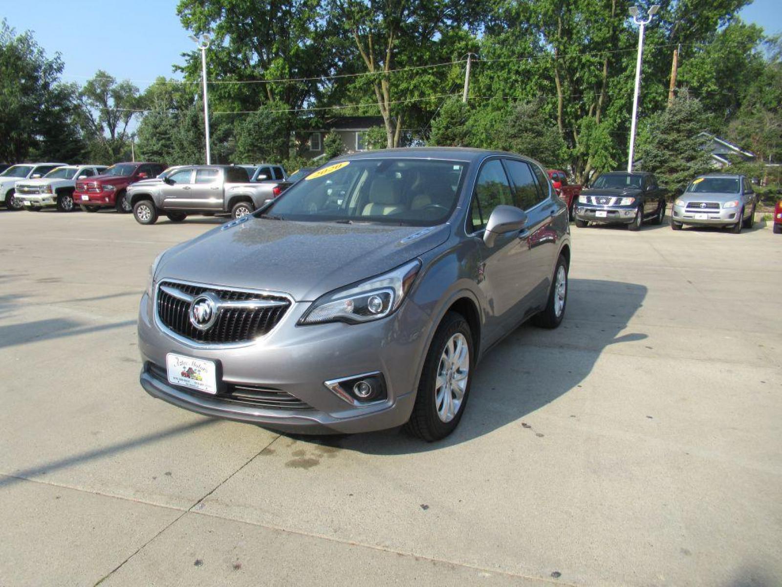 2020 GRAY BUICK ENVISION PREFERRED (LRBFX1SA1LD) with an 2.5L engine, Automatic transmission, located at 908 SE 14th Street, Des Moines, IA, 50317, (515) 281-0330, 41.580303, -93.597046 - Photo #0