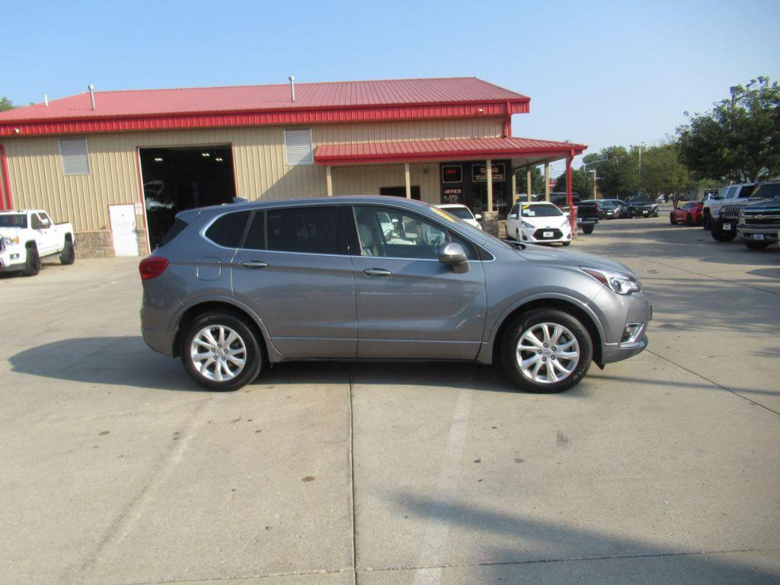 2020 GRAY BUICK ENVISION PREFERRED (LRBFX1SA1LD) with an 2.5L engine, Automatic transmission, located at 908 SE 14th Street, Des Moines, IA, 50317, (515) 281-0330, 41.580303, -93.597046 - Photo #3