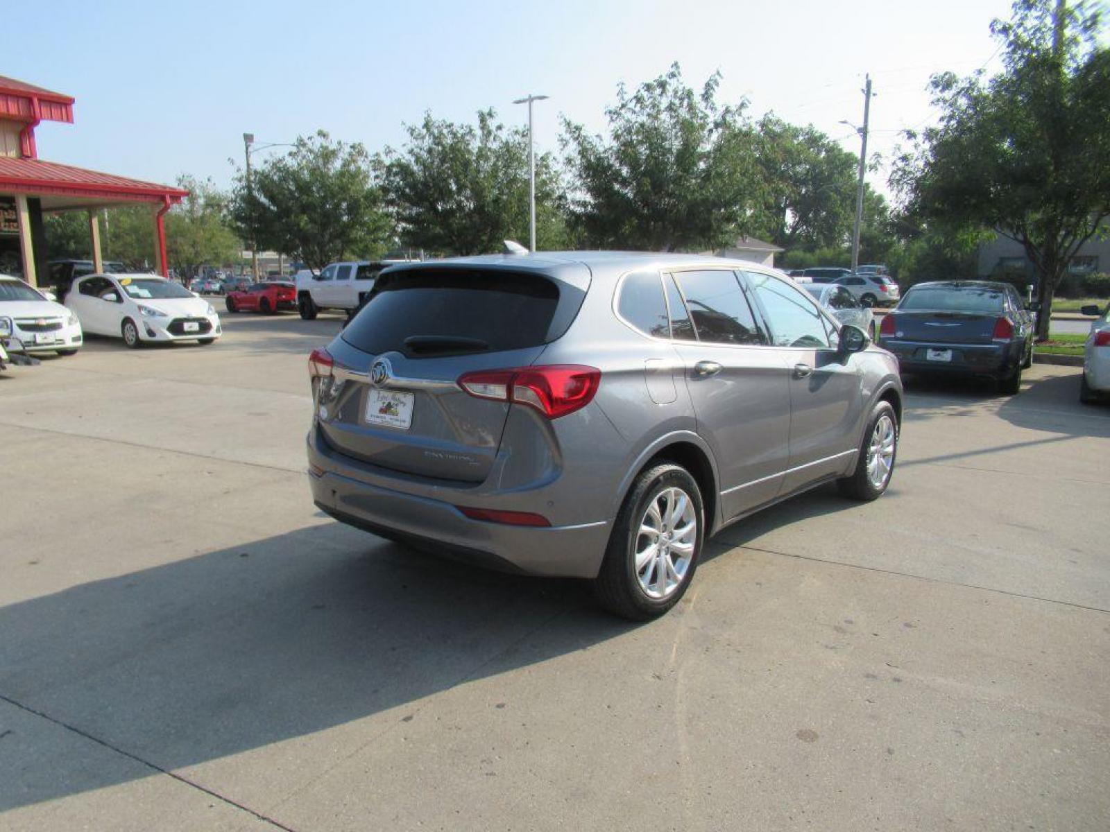 2020 GRAY BUICK ENVISION PREFERRED (LRBFX1SA1LD) with an 2.5L engine, Automatic transmission, located at 908 SE 14th Street, Des Moines, IA, 50317, (515) 281-0330, 41.580303, -93.597046 - Photo #4