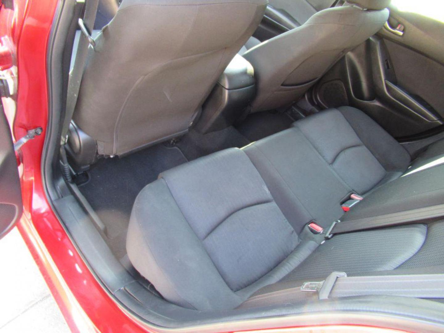 2015 RED MAZDA 3 SPORT (3MZBM1U75FM) with an 2.0L engine, Automatic transmission, located at 908 SE 14th Street, Des Moines, IA, 50317, (515) 281-0330, 41.580303, -93.597046 - Photo#15
