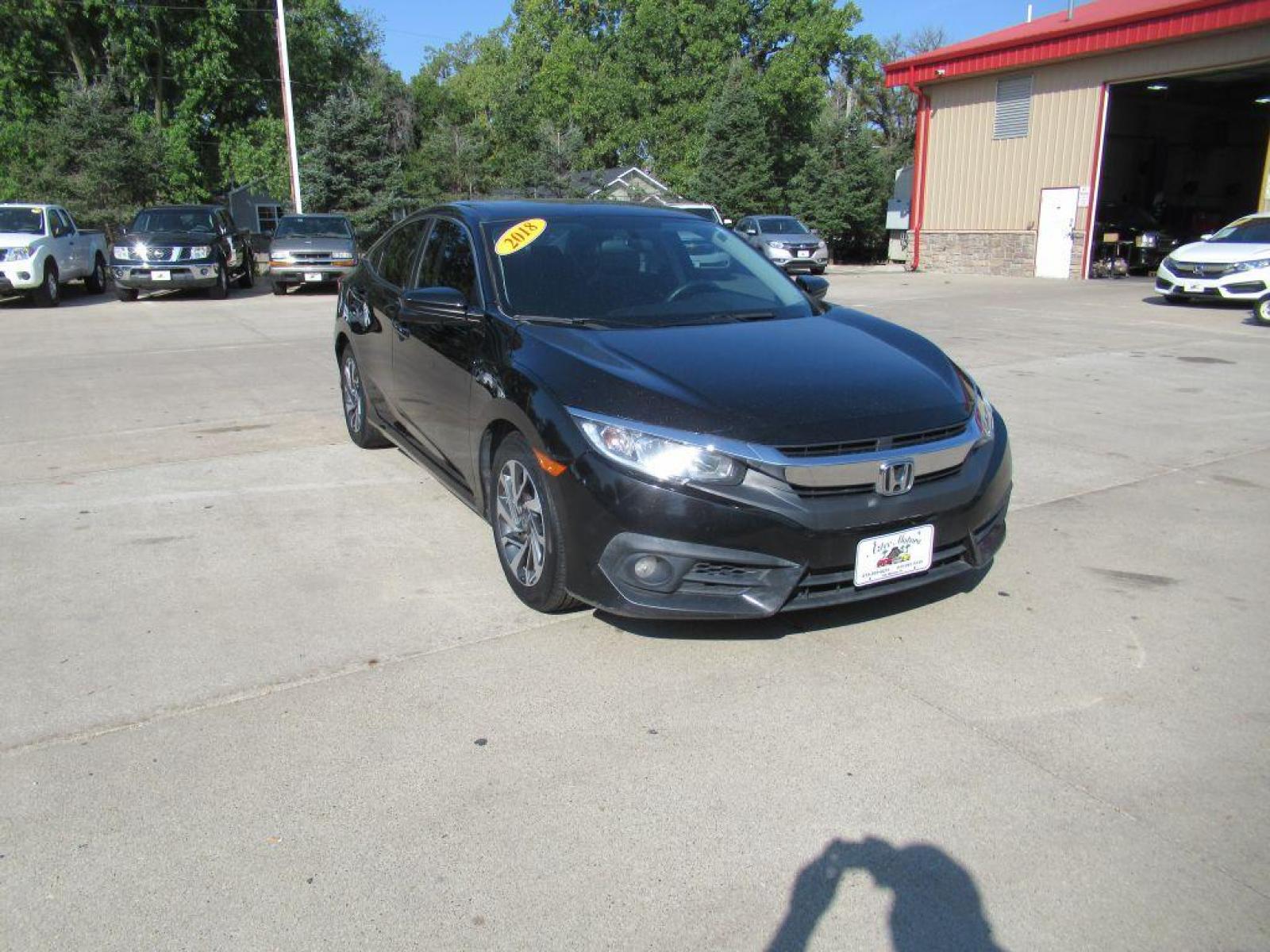 2018 BLACK HONDA CIVIC EX (JHMFC1F3XJX) with an 1.5L engine, Continuously Variable transmission, located at 908 SE 14th Street, Des Moines, IA, 50317, (515) 281-0330, 41.580303, -93.597046 - Photo #2