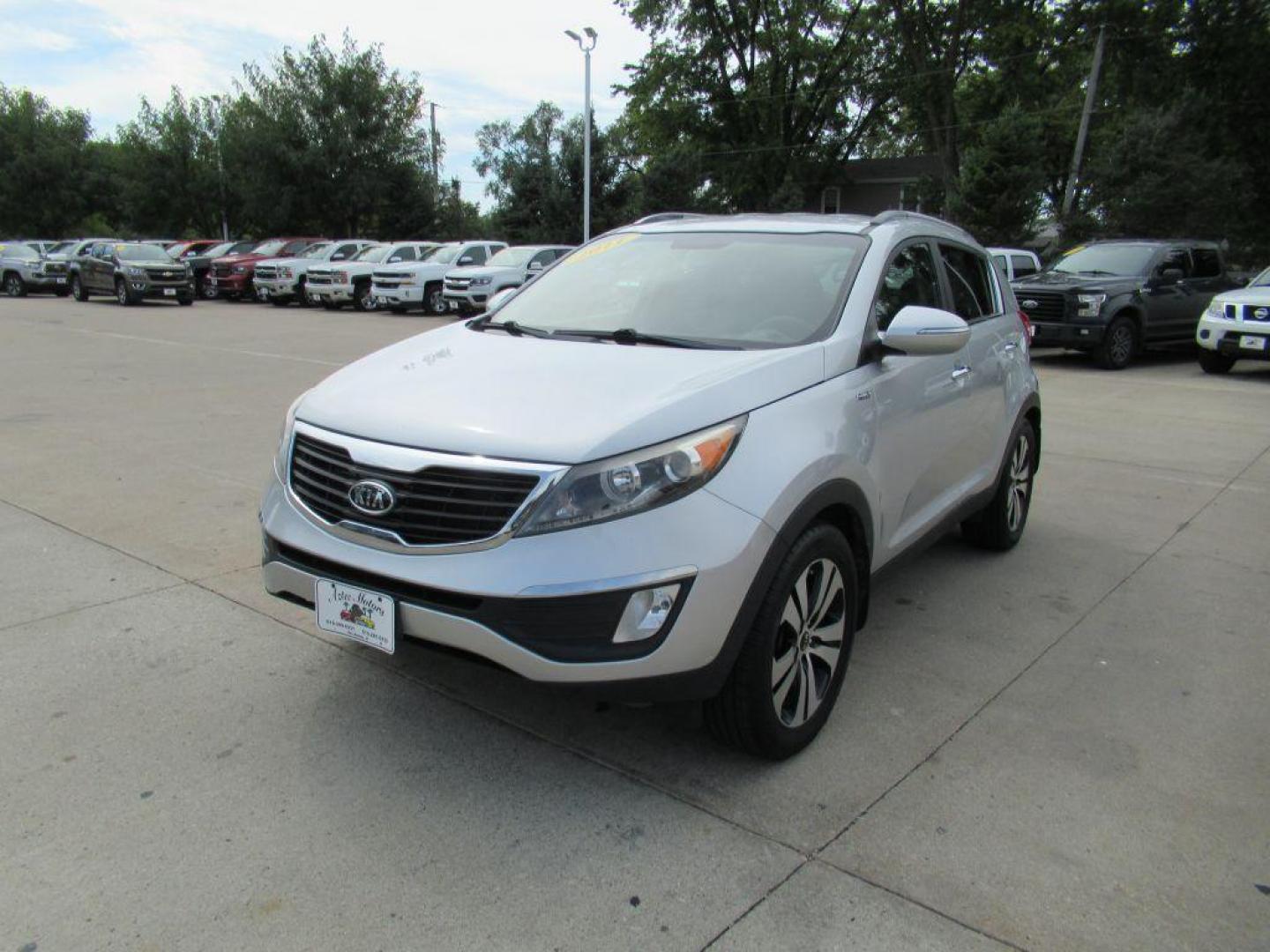 2011 SILVER KIA SPORTAGE EX (KNDPCCA22B7) with an 2.4L engine, Automatic transmission, located at 908 SE 14th Street, Des Moines, IA, 50317, (515) 281-0330, 41.580303, -93.597046 - Photo#0