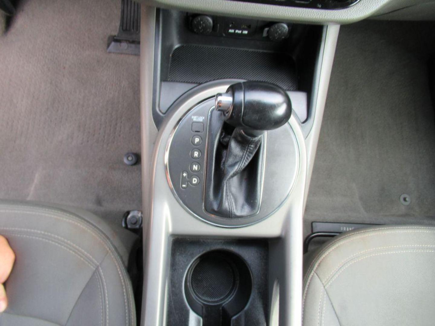 2011 SILVER KIA SPORTAGE EX (KNDPCCA22B7) with an 2.4L engine, Automatic transmission, located at 908 SE 14th Street, Des Moines, IA, 50317, (515) 281-0330, 41.580303, -93.597046 - Photo#19