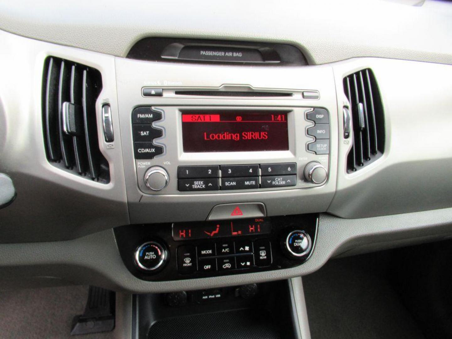 2011 SILVER KIA SPORTAGE EX (KNDPCCA22B7) with an 2.4L engine, Automatic transmission, located at 908 SE 14th Street, Des Moines, IA, 50317, (515) 281-0330, 41.580303, -93.597046 - Photo#20