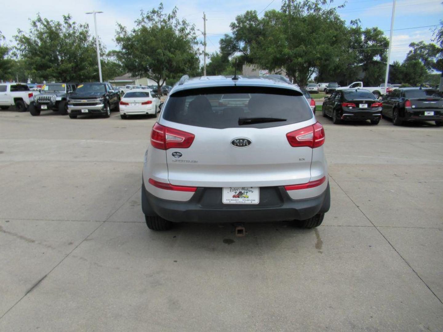 2011 SILVER KIA SPORTAGE EX (KNDPCCA22B7) with an 2.4L engine, Automatic transmission, located at 908 SE 14th Street, Des Moines, IA, 50317, (515) 281-0330, 41.580303, -93.597046 - Photo#5