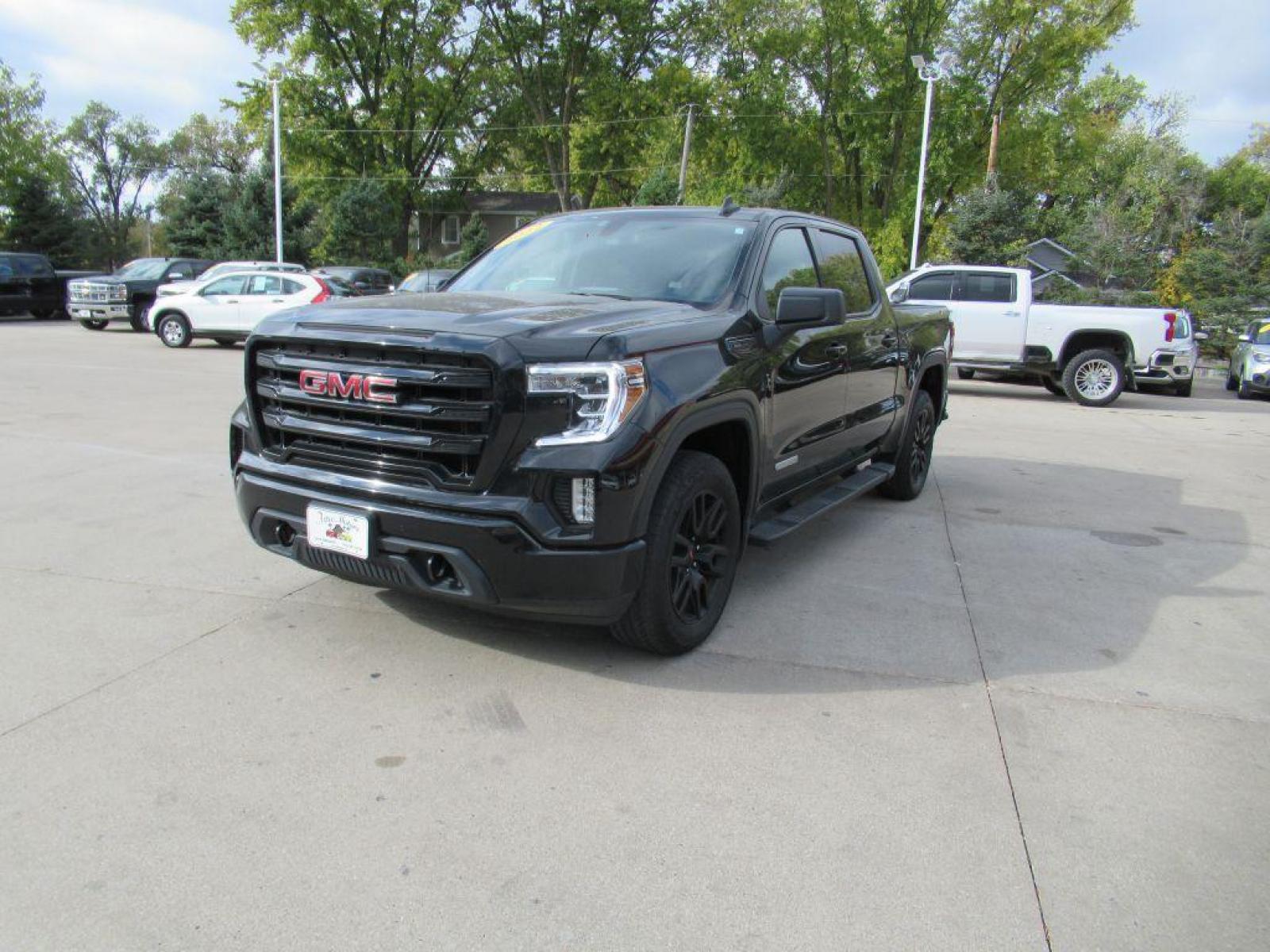 2022 BLACK GMC SIERRA LIMITED 1500 ELEVATION (3GTU9CED6NG) with an 5.3L engine, Automatic transmission, located at 908 SE 14th Street, Des Moines, IA, 50317, (515) 281-0330, 41.580303, -93.597046 - Photo #0