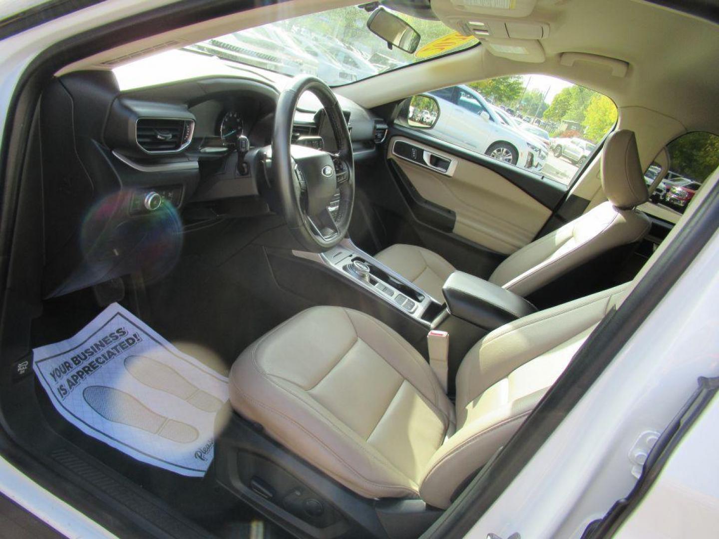 2020 WHITE FORD EXPLORER XLT (1FMSK7DH6LG) with an 2.3L engine, Automatic transmission, located at 908 SE 14th Street, Des Moines, IA, 50317, (515) 281-0330, 41.580303, -93.597046 - Photo#26