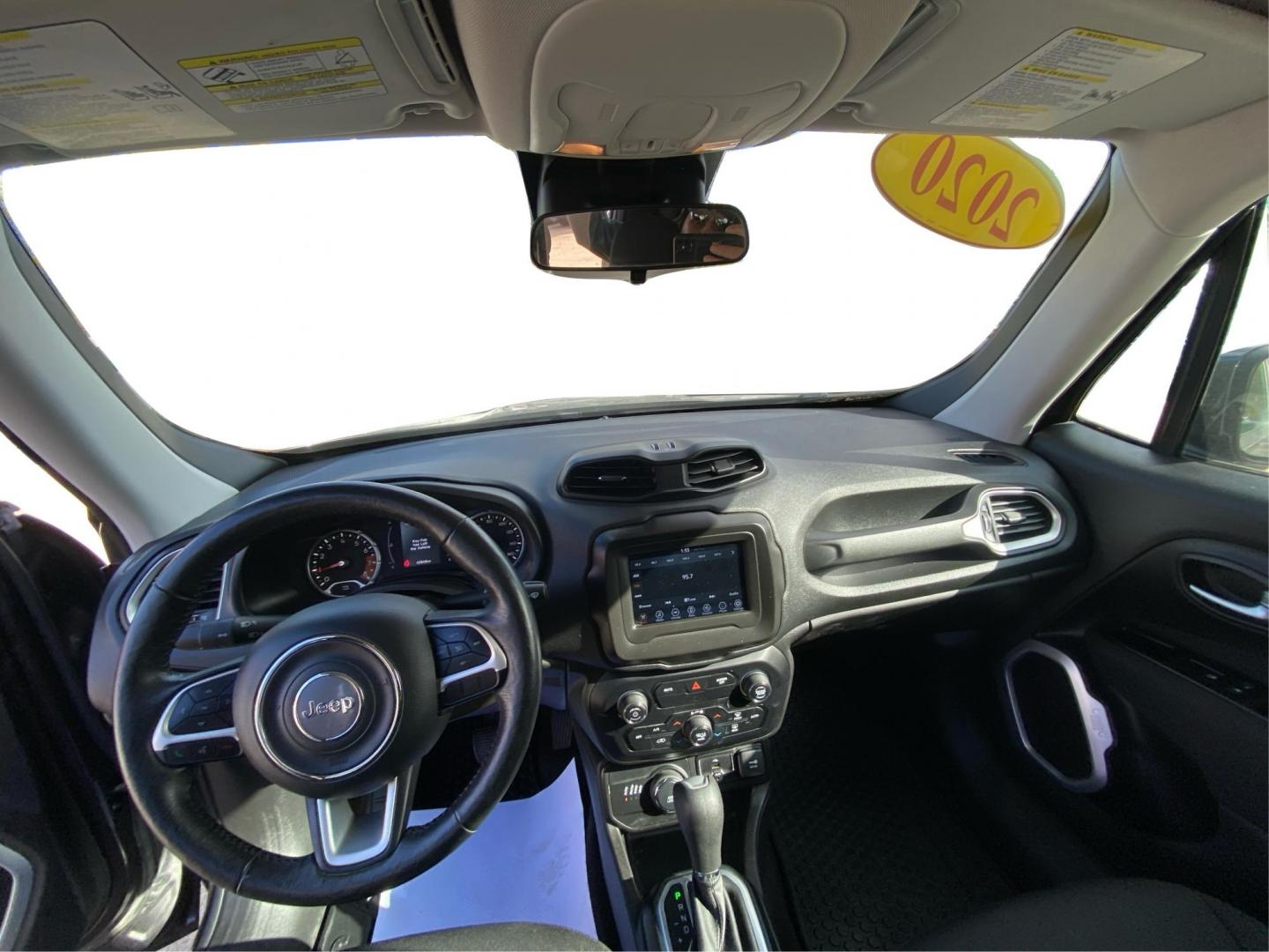 2020 GRAY JEEP RENEGADE LATITUDE (ZACNJBBB1LP) with an 2.4L engine, Automatic transmission, located at 908 SE 14th Street, Des Moines, IA, 50317, (515) 281-0330, 41.580303, -93.597046 - Photo#22