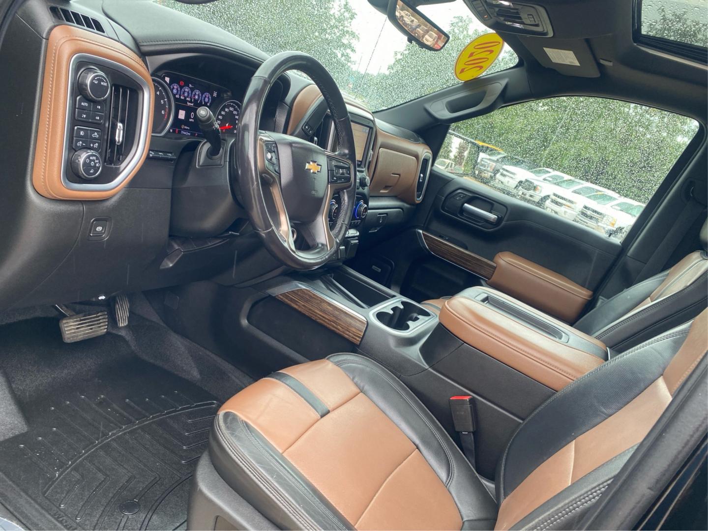 2020 BLACK CHEVROLET SILVERADO 1500 HIGH COUNTRY (1GCUYHED3LZ) with an 5.3L engine, Automatic transmission, located at 908 SE 14th Street, Des Moines, IA, 50317, (515) 281-0330, 41.580303, -93.597046- Photo#8