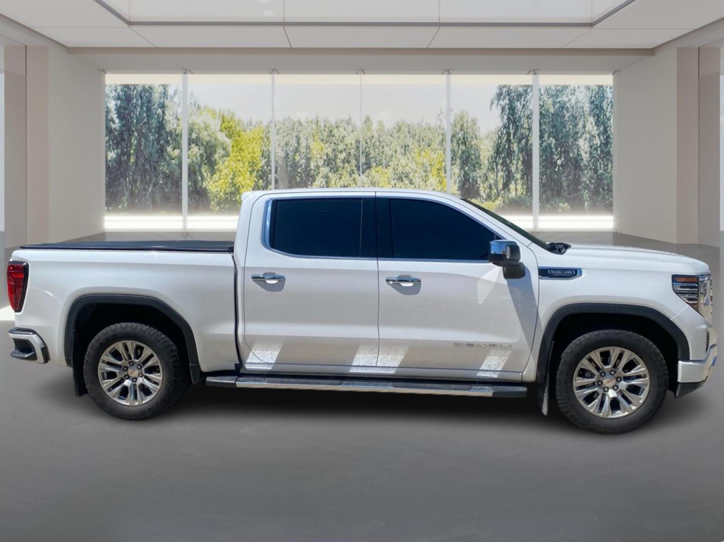 2023 WHITE GMC SIERRA DENALI (3GTUUGED4PG) with an 5.3L engine, Automatic transmission, located at 908 SE 14th Street, Des Moines, IA, 50317, (515) 281-0330, 41.580303, -93.597046- Photo#1