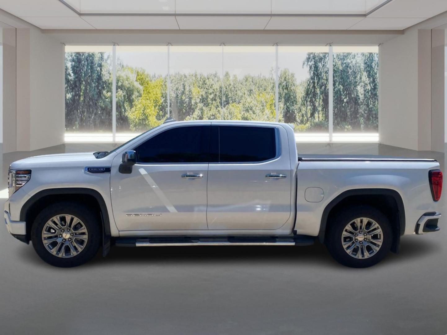 2023 WHITE GMC SIERRA DENALI (3GTUUGED4PG) with an 5.3L engine, Automatic transmission, located at 908 SE 14th Street, Des Moines, IA, 50317, (515) 281-0330, 41.580303, -93.597046- Photo#5
