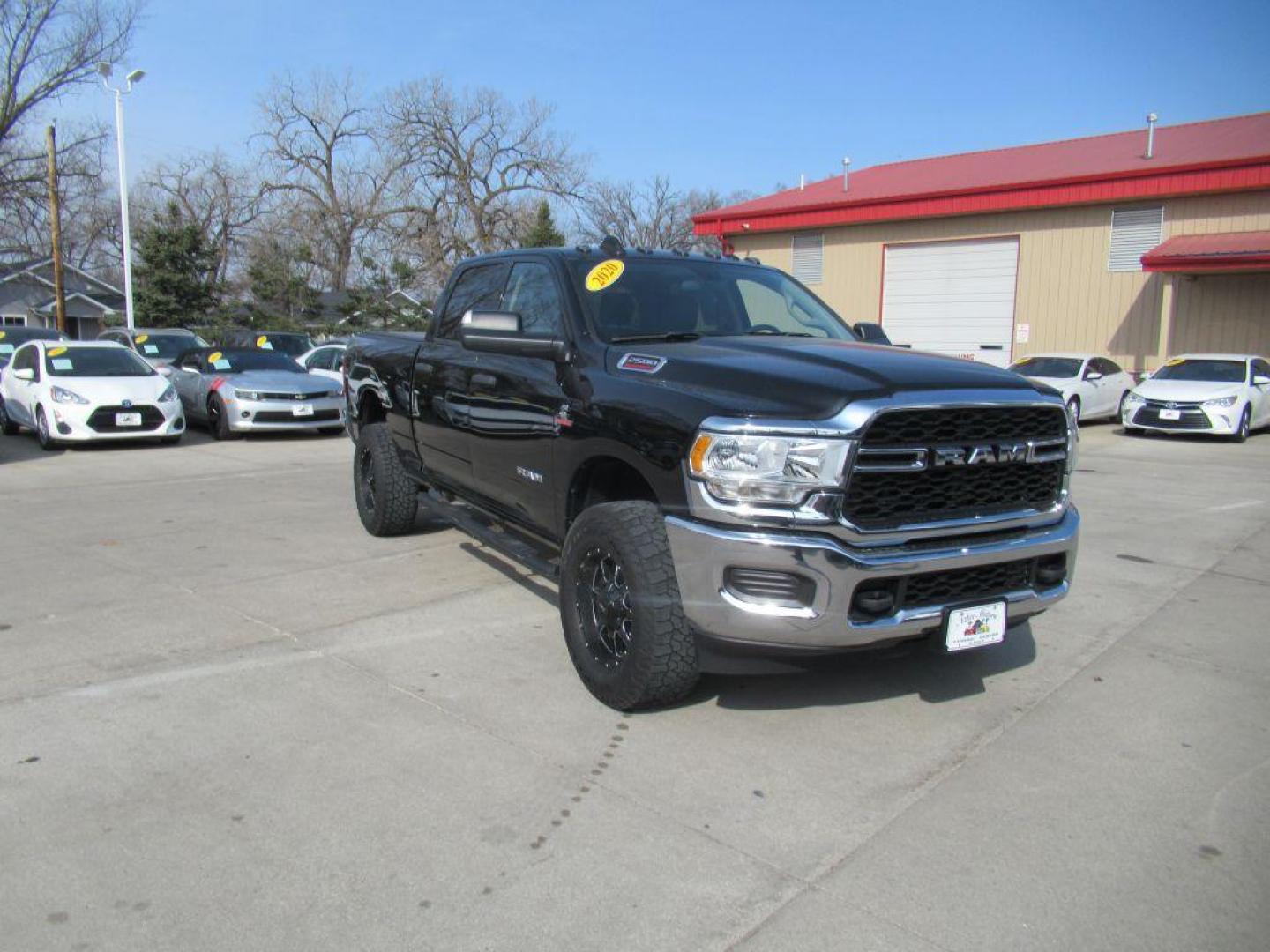 2020 BLACK RAM 2500 TRADESMAN (3C6UR5CL0LG) with an 6.7L engine, Automatic transmission, located at 908 SE 14th Street, Des Moines, IA, 50317, (515) 281-0330, 41.580303, -93.597046 - Photo#2