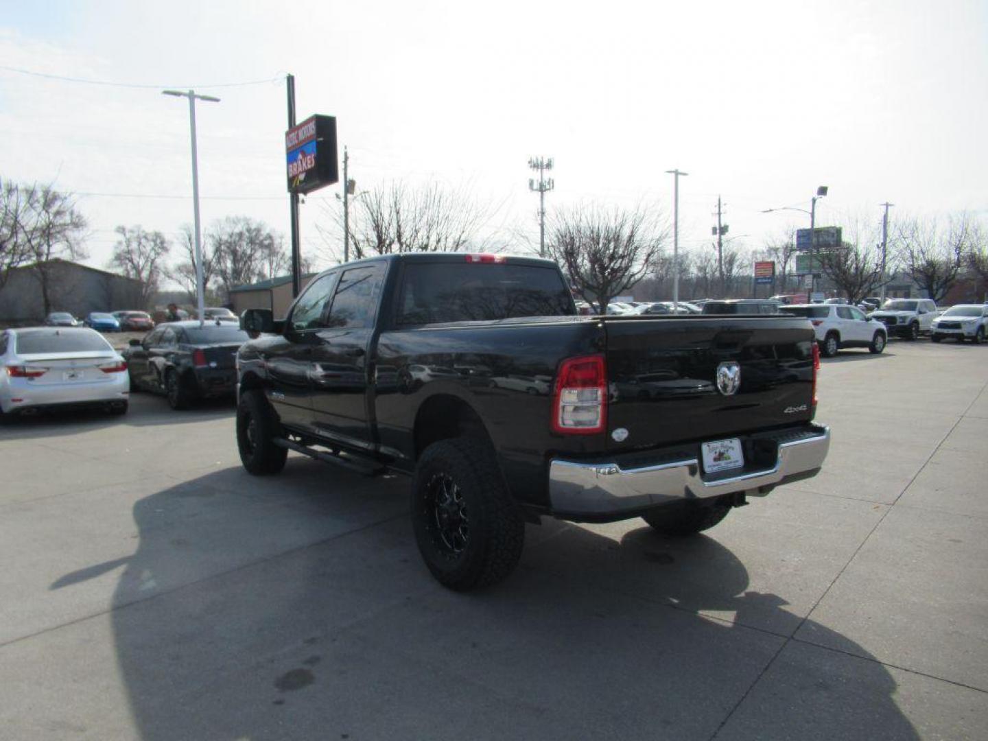 2020 BLACK RAM 2500 TRADESMAN (3C6UR5CL0LG) with an 6.7L engine, Automatic transmission, located at 908 SE 14th Street, Des Moines, IA, 50317, (515) 281-0330, 41.580303, -93.597046 - Photo#6
