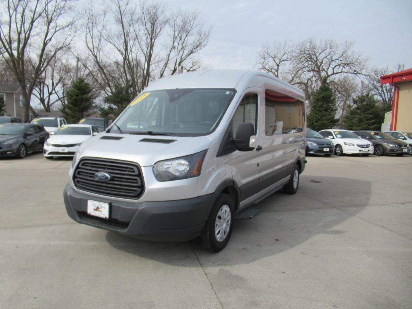 2018 SILVER FORD TRANSIT T-350 (1FBAX2CG6JK) with an 3.5L engine, Automatic transmission, located at 908 SE 14th Street, Des Moines, IA, 50317, (515) 281-0330, 41.580303, -93.597046 - Photo#0