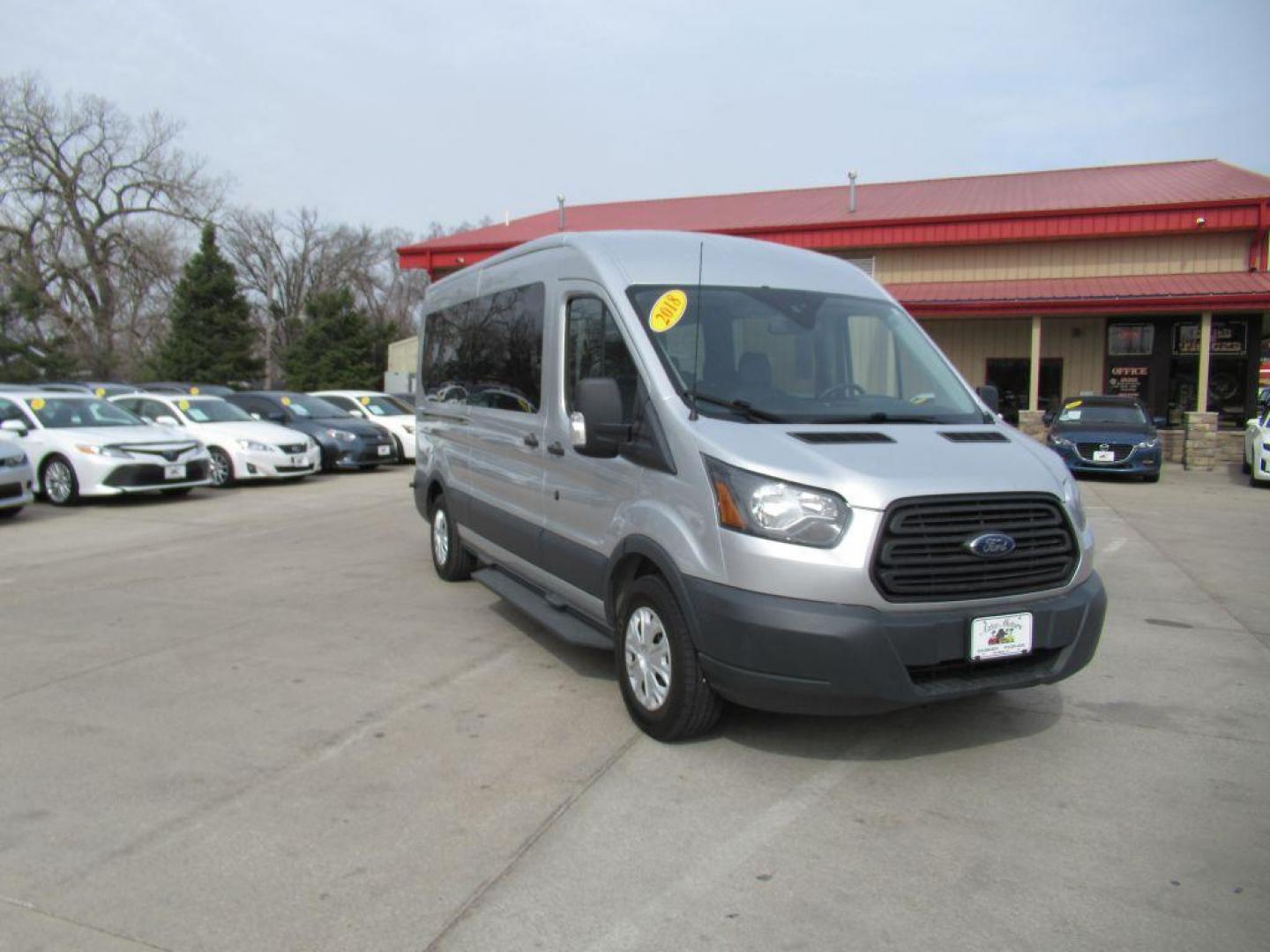 2018 SILVER FORD TRANSIT T-350 (1FBAX2CG6JK) with an 3.5L engine, Automatic transmission, located at 908 SE 14th Street, Des Moines, IA, 50317, (515) 281-0330, 41.580303, -93.597046 - Photo#2