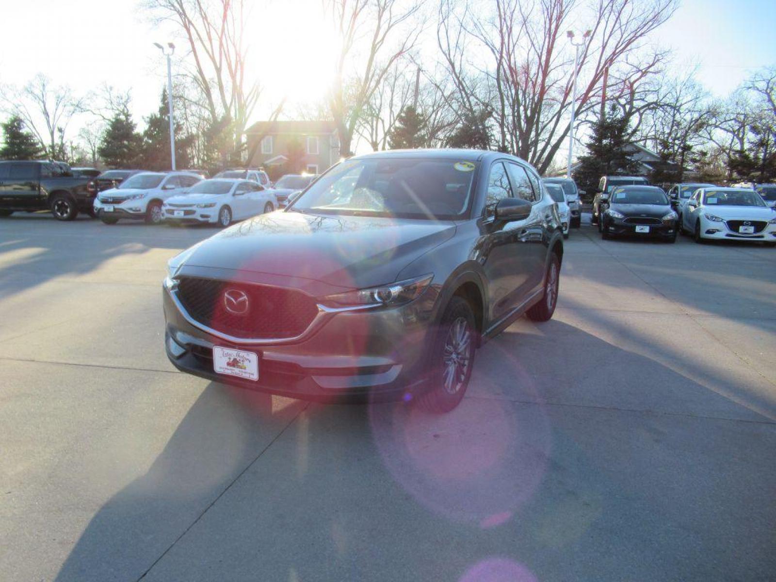 2021 GRAY MAZDA CX-5 TOURING (JM3KFBCM8M0) with an 2.5L engine, Automatic transmission, located at 908 SE 14th Street, Des Moines, IA, 50317, (515) 281-0330, 41.580303, -93.597046 - Photo #0