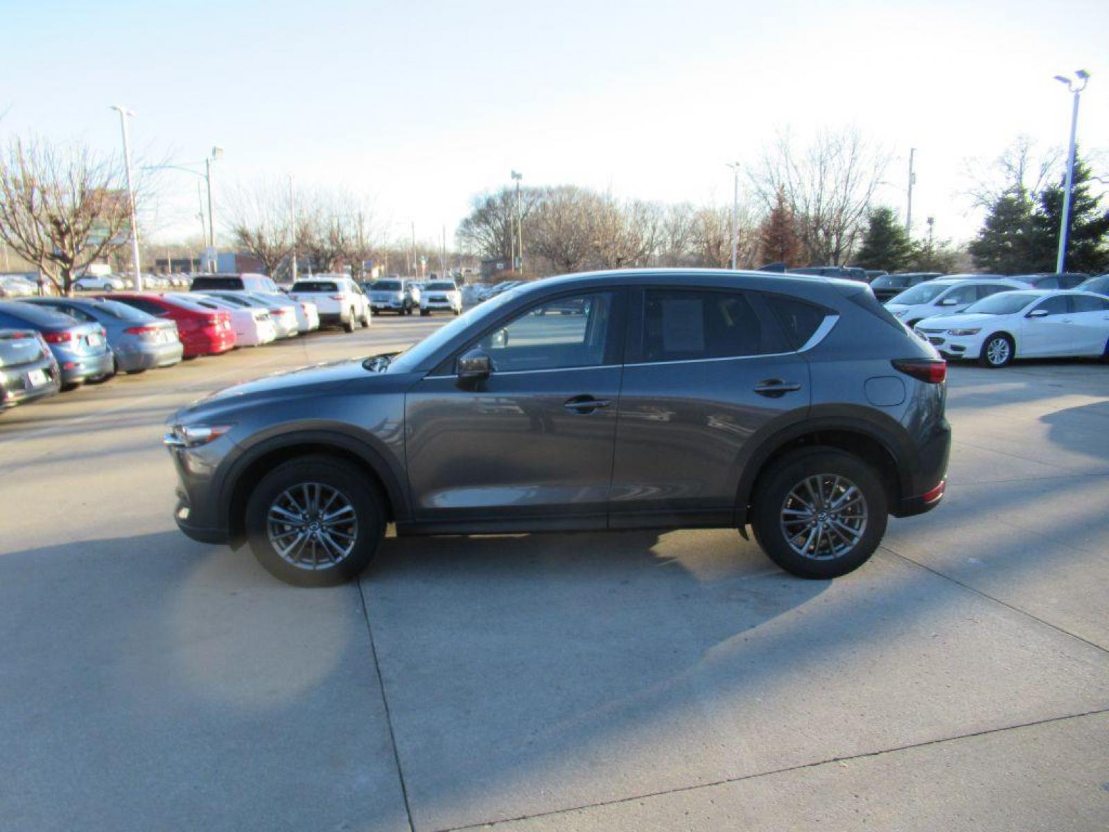 2021 GRAY MAZDA CX-5 TOURING (JM3KFBCM8M0) with an 2.5L engine, Automatic transmission, located at 908 SE 14th Street, Des Moines, IA, 50317, (515) 281-0330, 41.580303, -93.597046 - Photo #7