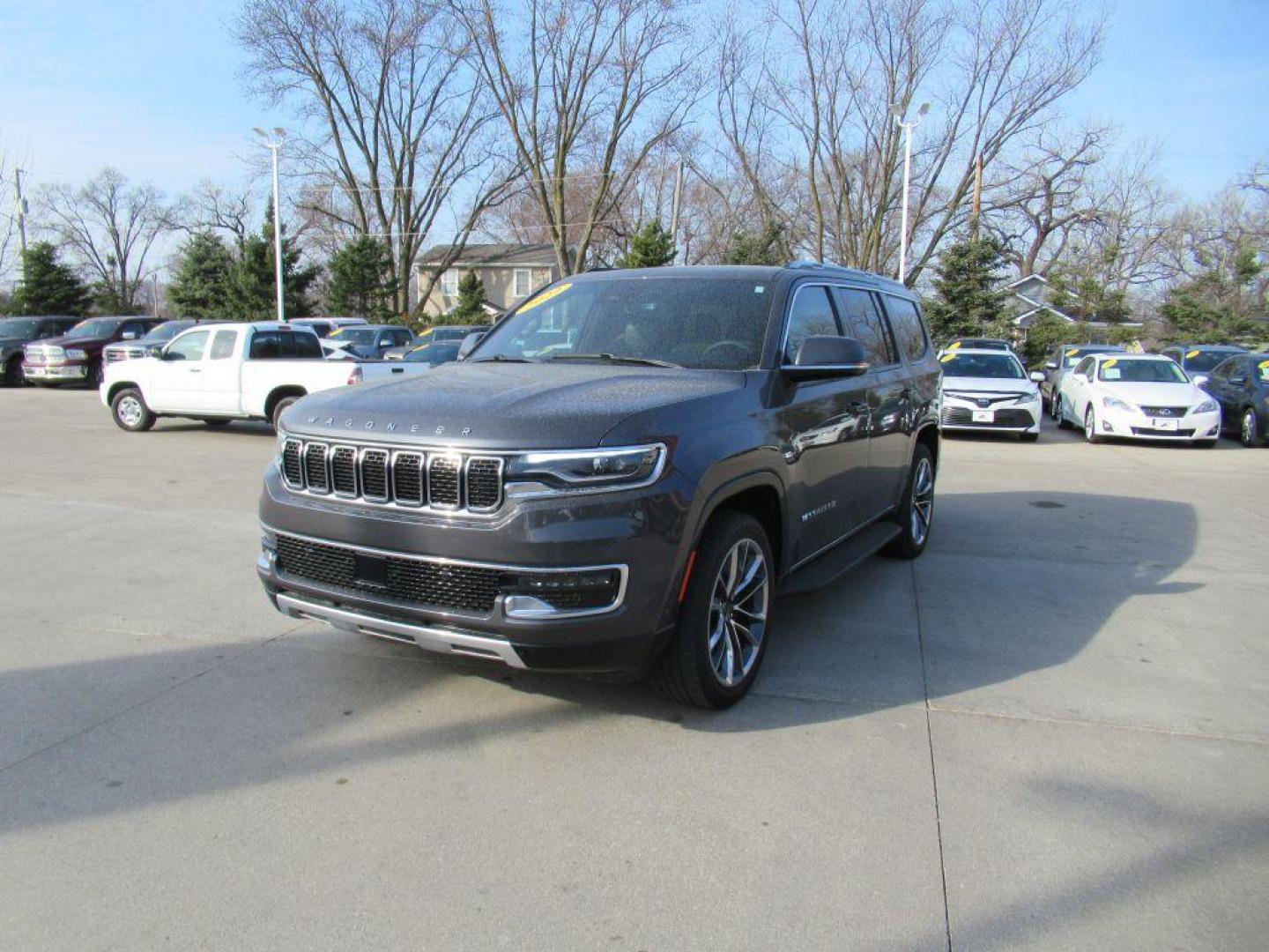 2022 GRAY JEEP WAGONEER SERIES II (1C4SJVBT8NS) with an 5.7L engine, Automatic transmission, located at 908 SE 14th Street, Des Moines, IA, 50317, (515) 281-0330, 41.580303, -93.597046 - Photo#0