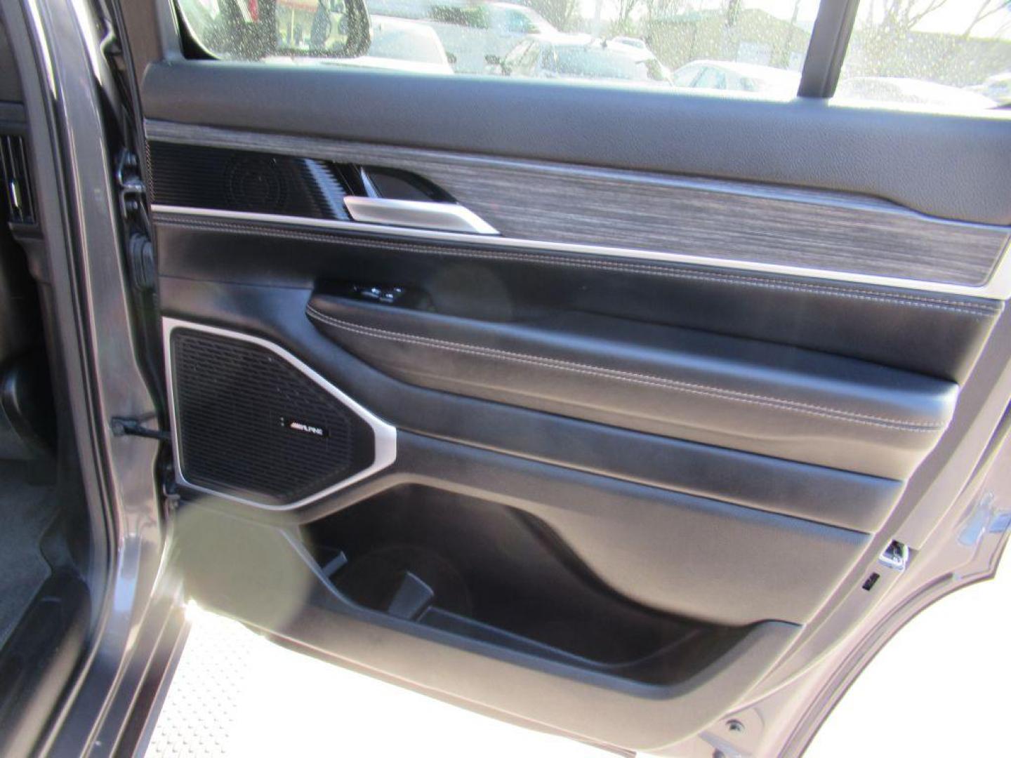 2022 GRAY JEEP WAGONEER SERIES II (1C4SJVBT8NS) with an 5.7L engine, Automatic transmission, located at 908 SE 14th Street, Des Moines, IA, 50317, (515) 281-0330, 41.580303, -93.597046 - Photo#10