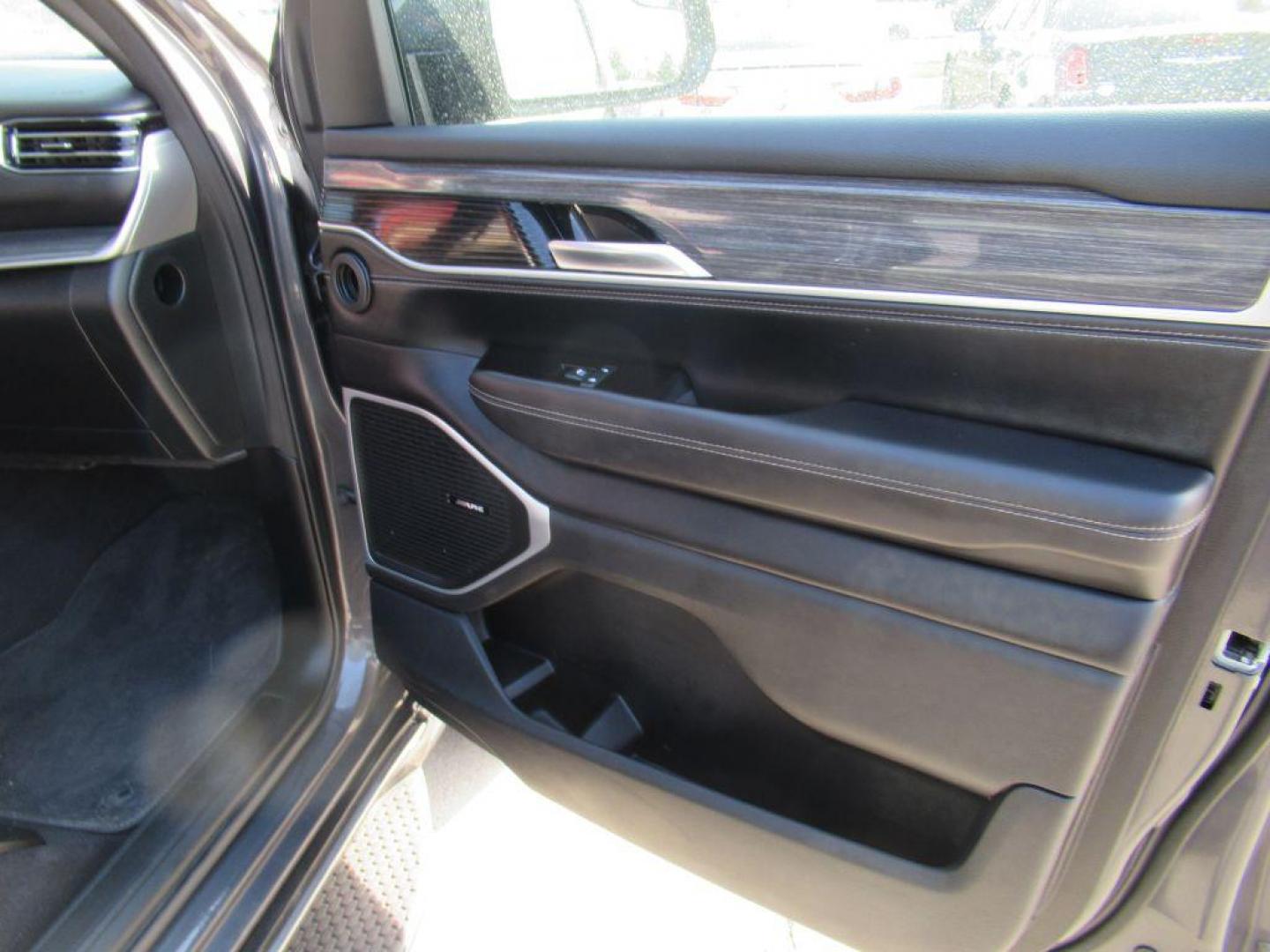 2022 GRAY JEEP WAGONEER SERIES II (1C4SJVBT8NS) with an 5.7L engine, Automatic transmission, located at 908 SE 14th Street, Des Moines, IA, 50317, (515) 281-0330, 41.580303, -93.597046 - Photo#11