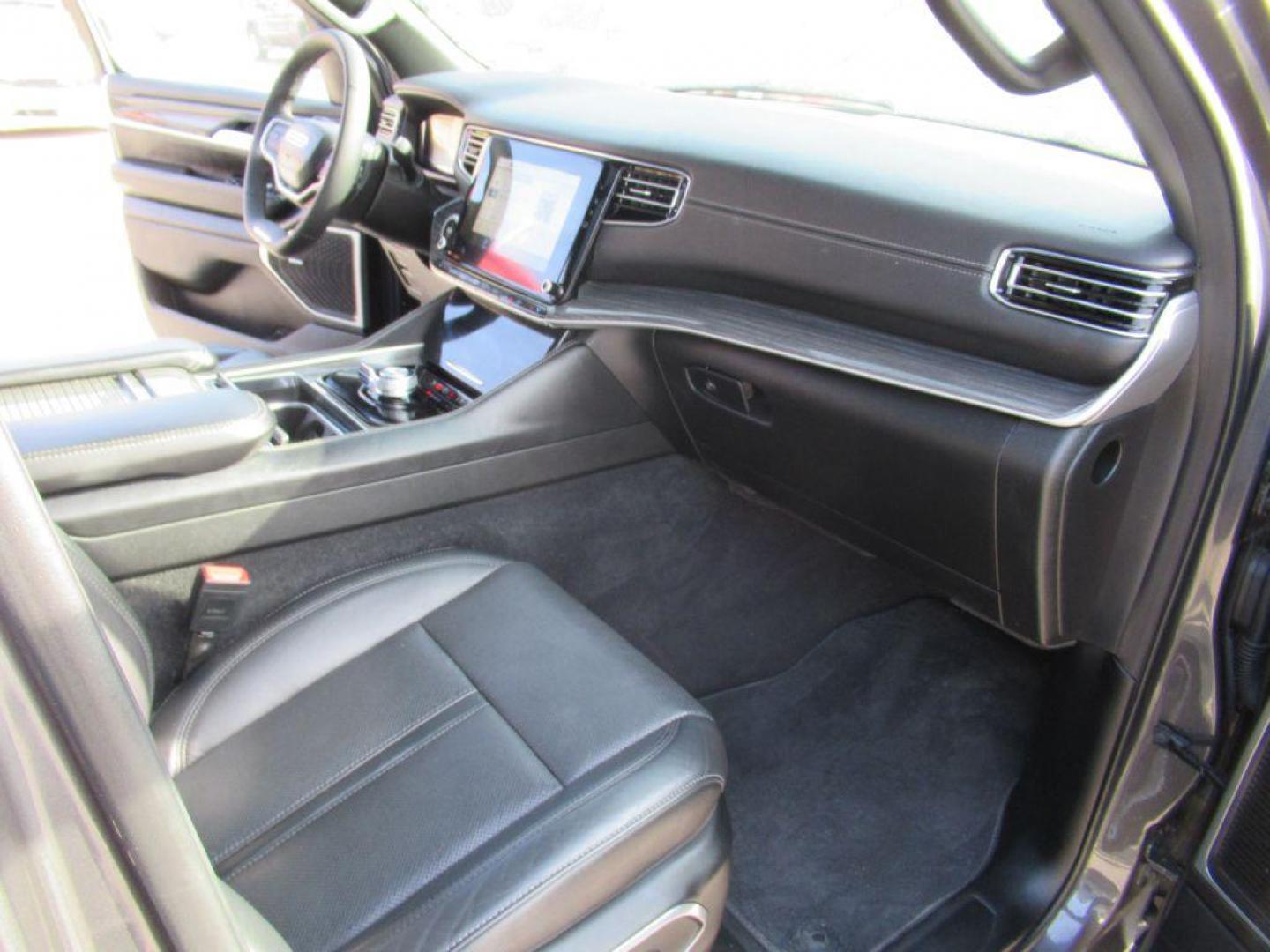 2022 GRAY JEEP WAGONEER SERIES II (1C4SJVBT8NS) with an 5.7L engine, Automatic transmission, located at 908 SE 14th Street, Des Moines, IA, 50317, (515) 281-0330, 41.580303, -93.597046 - Photo#12