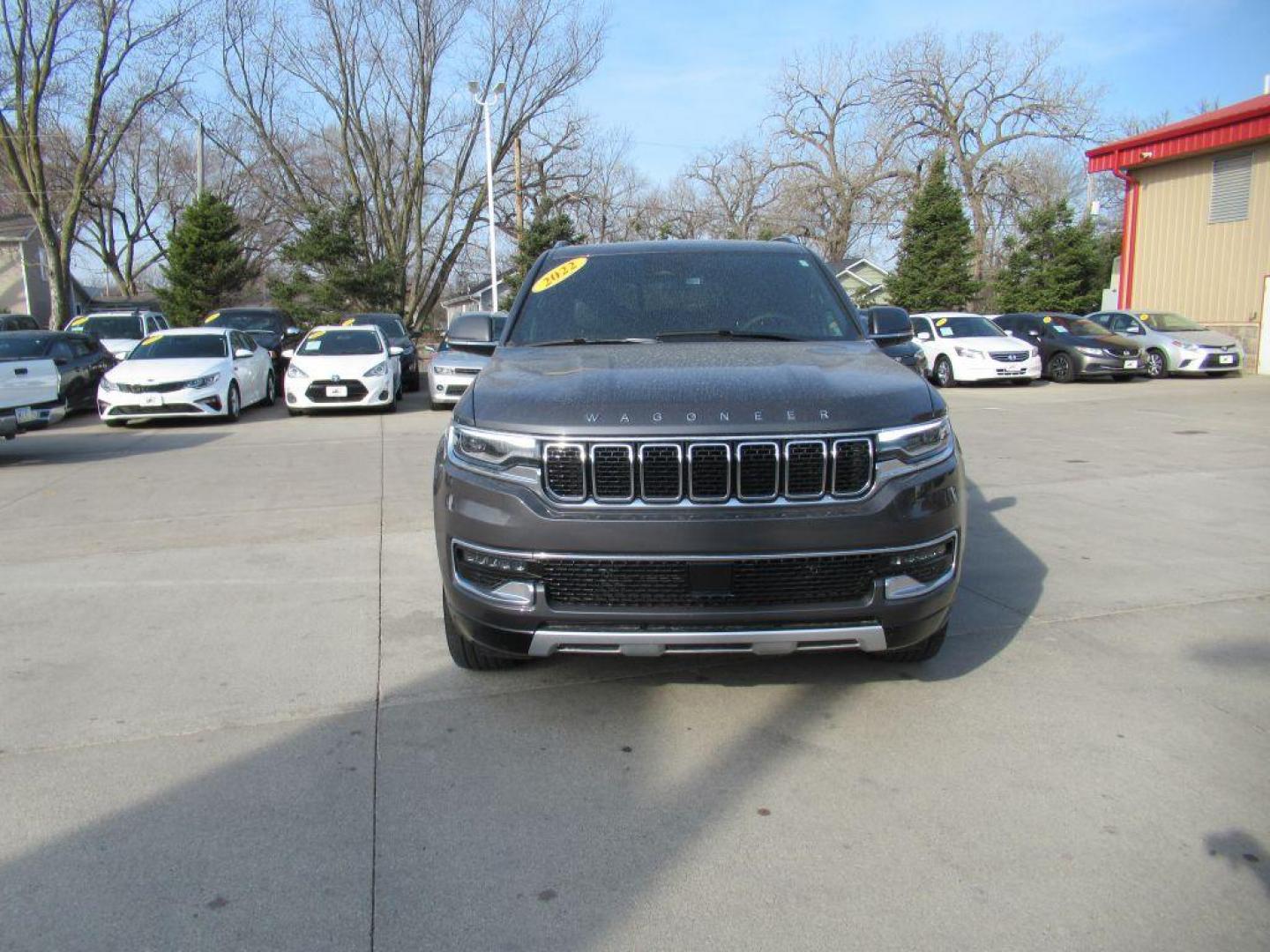 2022 GRAY JEEP WAGONEER SERIES II (1C4SJVBT8NS) with an 5.7L engine, Automatic transmission, located at 908 SE 14th Street, Des Moines, IA, 50317, (515) 281-0330, 41.580303, -93.597046 - Photo#1