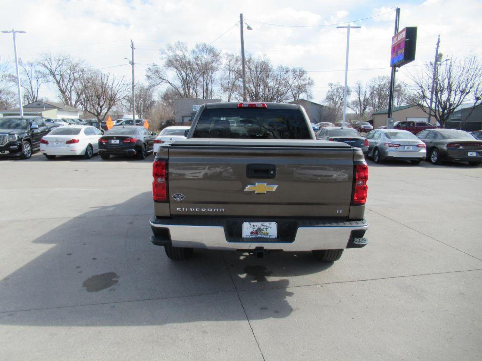 2014 BROWN CHEVROLET SILVERADO 1500 LT (3GCUKREC5EG) with an 5.3L engine, Automatic transmission, located at 908 SE 14th Street, Des Moines, IA, 50317, (515) 281-0330, 41.580303, -93.597046 - Photo #5