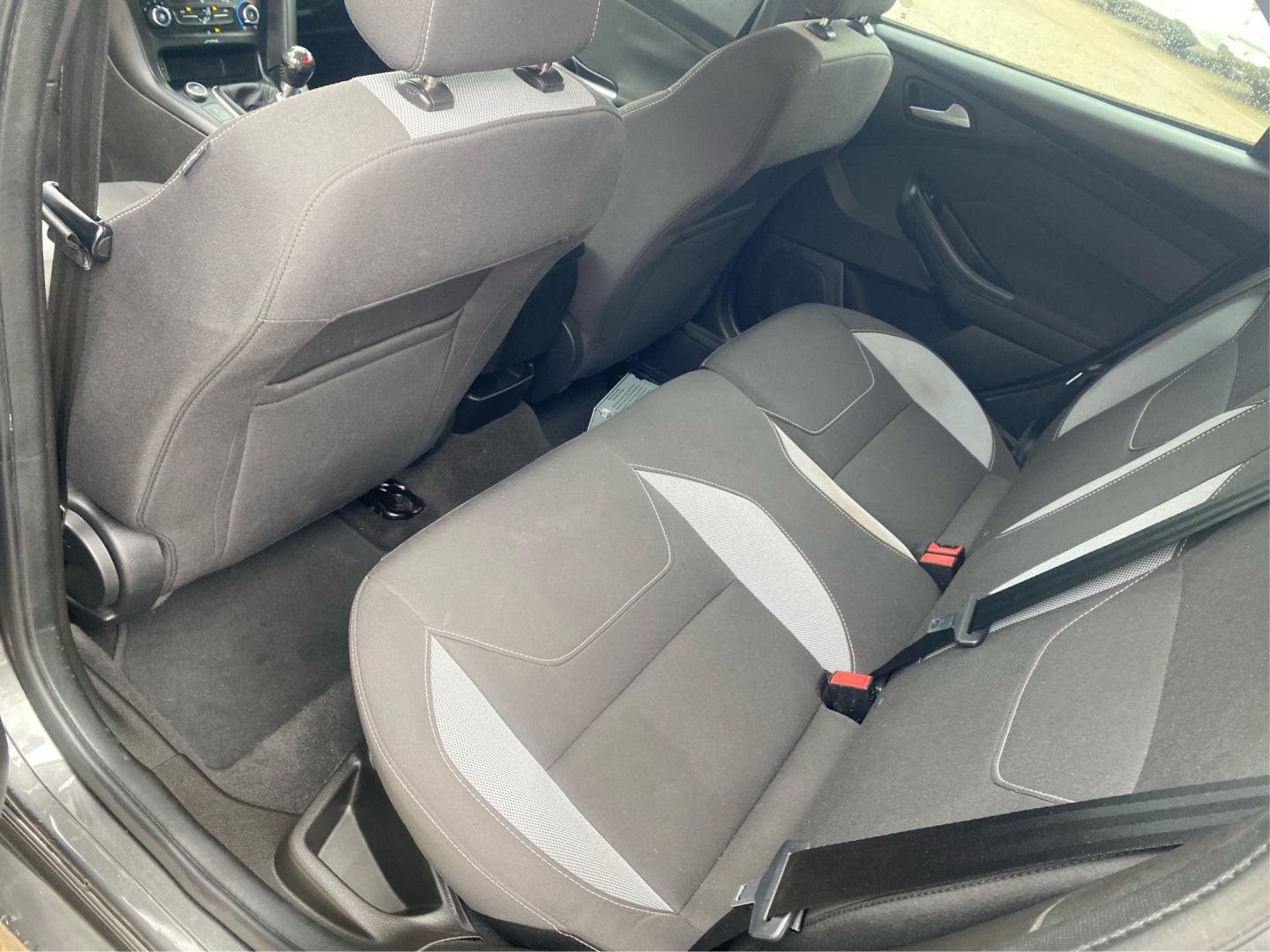 2016 GRAY FORD FOCUS ST (1FADP3L92GL) with an 2.0L engine, 6-Speed Manual transmission, located at 908 SE 14th Street, Des Moines, IA, 50317, (515) 281-0330, 41.580303, -93.597046- Photo#9