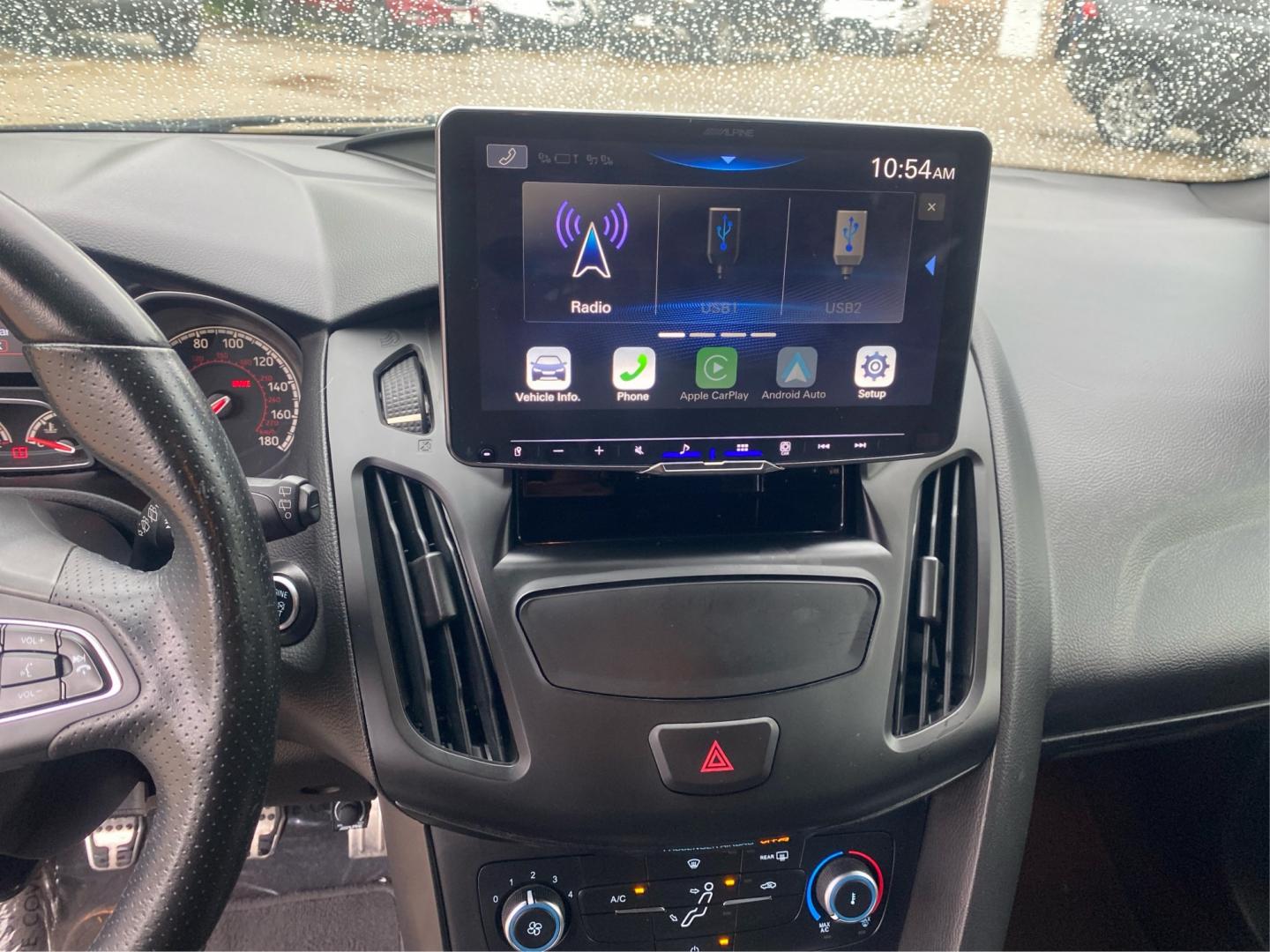 2016 GRAY FORD FOCUS ST (1FADP3L92GL) with an 2.0L engine, 6-Speed Manual transmission, located at 908 SE 14th Street, Des Moines, IA, 50317, (515) 281-0330, 41.580303, -93.597046- Photo#13