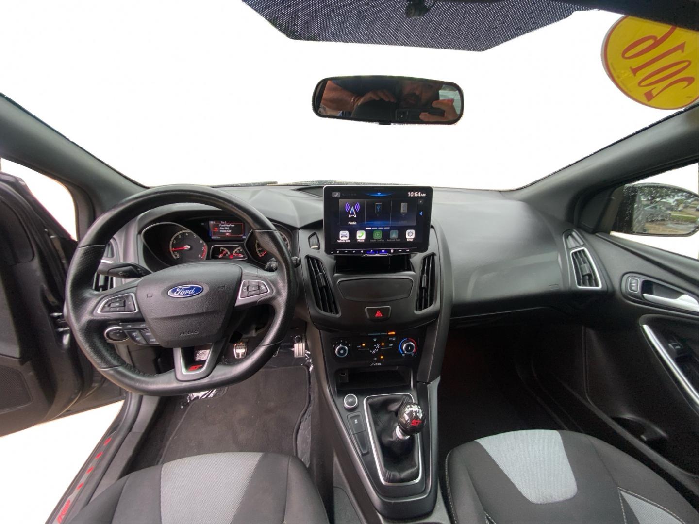 2016 GRAY FORD FOCUS ST (1FADP3L92GL) with an 2.0L engine, 6-Speed Manual transmission, located at 908 SE 14th Street, Des Moines, IA, 50317, (515) 281-0330, 41.580303, -93.597046- Photo#22