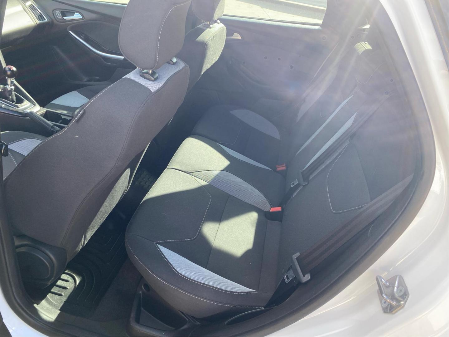 2018 WHITE FORD FOCUS ST (1FADP3L98JL) with an 2.0L engine, 6-Speed Manual transmission, located at 908 SE 14th Street, Des Moines, IA, 50317, (515) 281-0330, 41.580303, -93.597046 - Photo#9