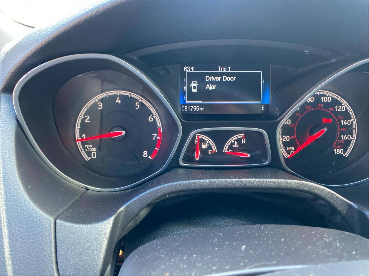 2018 WHITE FORD FOCUS ST (1FADP3L98JL) with an 2.0L engine, 6-Speed Manual transmission, located at 908 SE 14th Street, Des Moines, IA, 50317, (515) 281-0330, 41.580303, -93.597046 - Photo#15