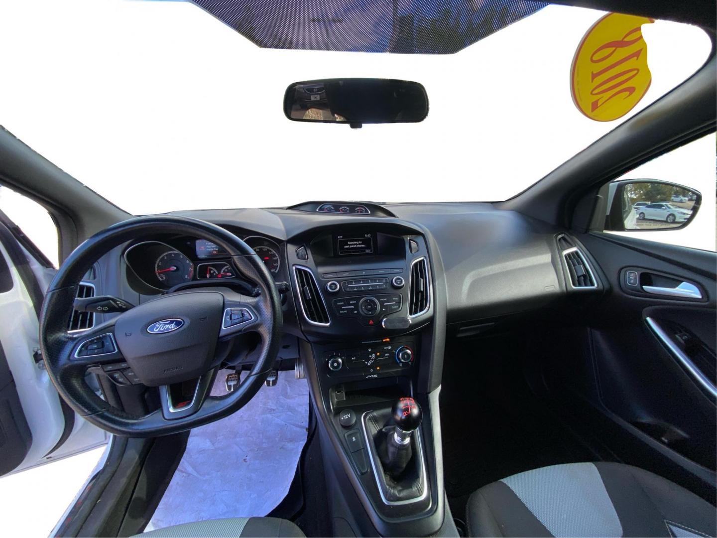 2018 WHITE FORD FOCUS ST (1FADP3L98JL) with an 2.0L engine, 6-Speed Manual transmission, located at 908 SE 14th Street, Des Moines, IA, 50317, (515) 281-0330, 41.580303, -93.597046 - Photo#22