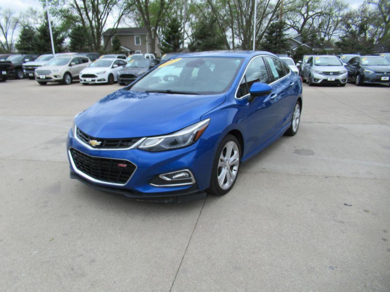 2017 BLUE CHEVROLET CRUZE PREMIER (1G1BF5SM0H7) with an 1.4L engine, Automatic transmission, located at 908 SE 14th Street, Des Moines, IA, 50317, (515) 281-0330, 41.580303, -93.597046 - Photo #0