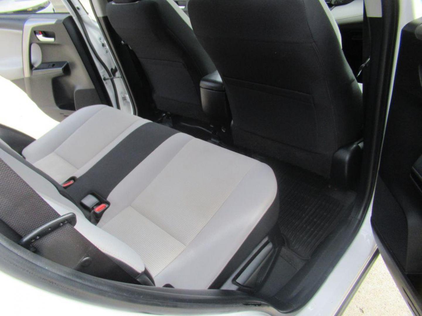 2017 WHITE TOYOTA RAV4 HV LE (JTMRJREV1HD) with an 2.5L engine, Continuously Variable transmission, located at 908 SE 14th Street, Des Moines, IA, 50317, (515) 281-0330, 41.580303, -93.597046 - Photo#14