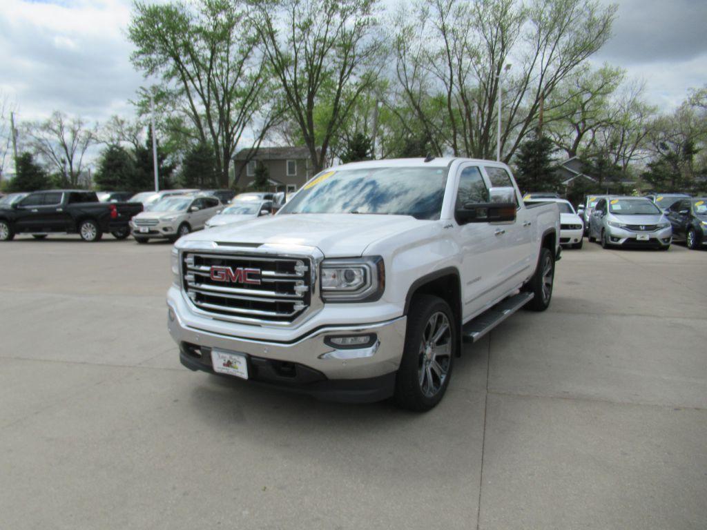 photo of 2017 GMC SIERRA 4DR