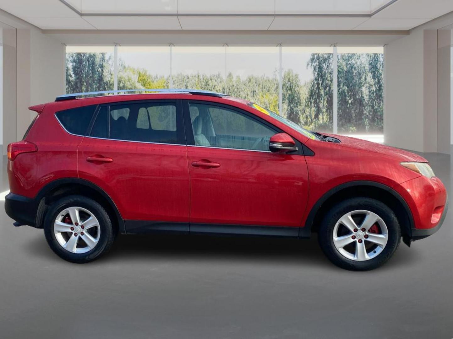 2014 RED TOYOTA RAV4 XLE (2T3RFREV8EW) with an 2.5L engine, Automatic transmission, located at 908 SE 14th Street, Des Moines, IA, 50317, (515) 281-0330, 41.580303, -93.597046 - Photo#1