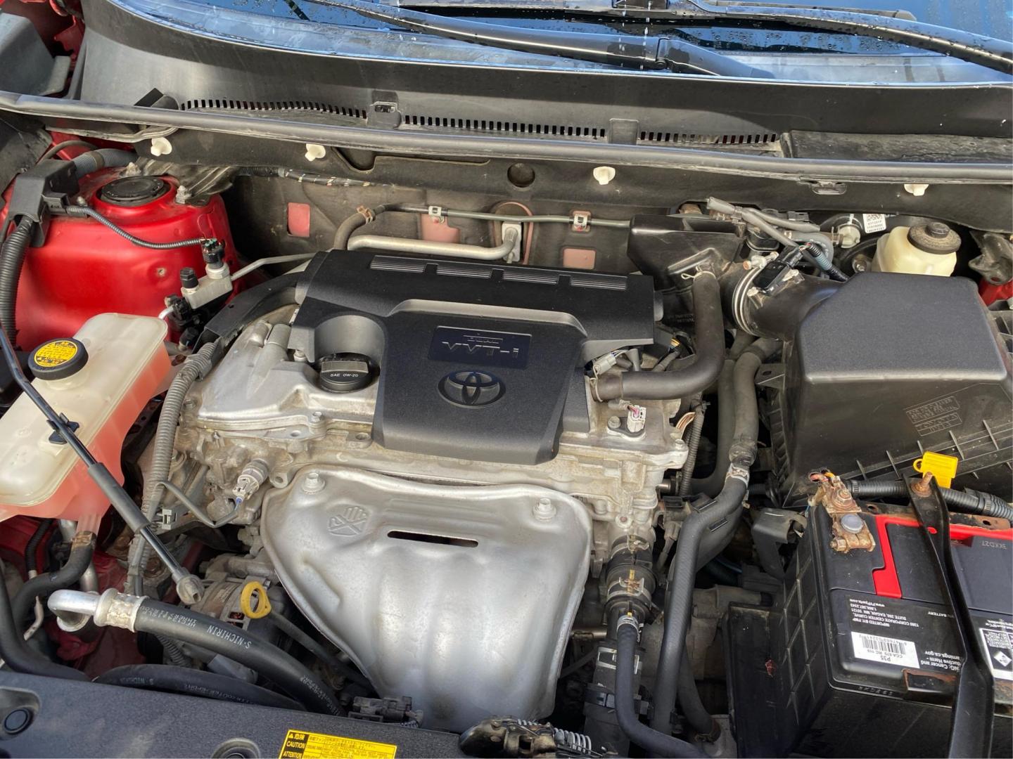 2014 RED TOYOTA RAV4 XLE (2T3RFREV8EW) with an 2.5L engine, Automatic transmission, located at 908 SE 14th Street, Des Moines, IA, 50317, (515) 281-0330, 41.580303, -93.597046 - Photo#10