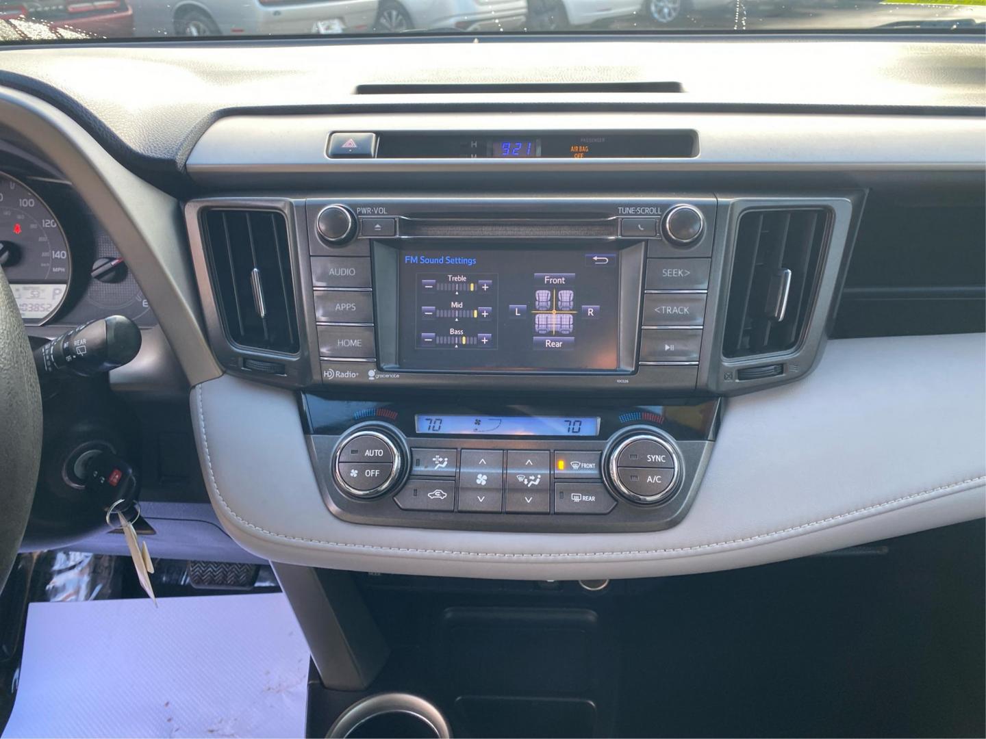 2014 RED TOYOTA RAV4 XLE (2T3RFREV8EW) with an 2.5L engine, Automatic transmission, located at 908 SE 14th Street, Des Moines, IA, 50317, (515) 281-0330, 41.580303, -93.597046 - Photo#13