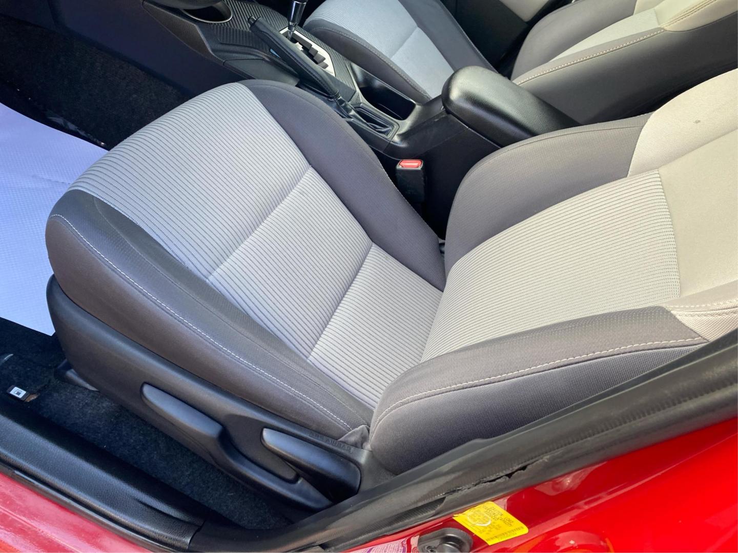 2014 RED TOYOTA RAV4 XLE (2T3RFREV8EW) with an 2.5L engine, Automatic transmission, located at 908 SE 14th Street, Des Moines, IA, 50317, (515) 281-0330, 41.580303, -93.597046 - Photo#18