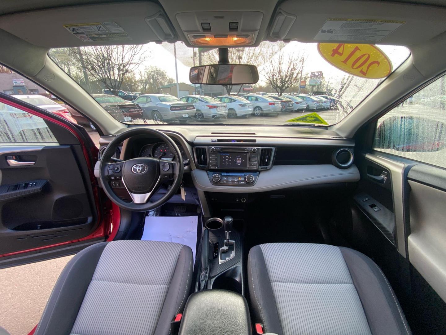 2014 RED TOYOTA RAV4 XLE (2T3RFREV8EW) with an 2.5L engine, Automatic transmission, located at 908 SE 14th Street, Des Moines, IA, 50317, (515) 281-0330, 41.580303, -93.597046 - Photo#21