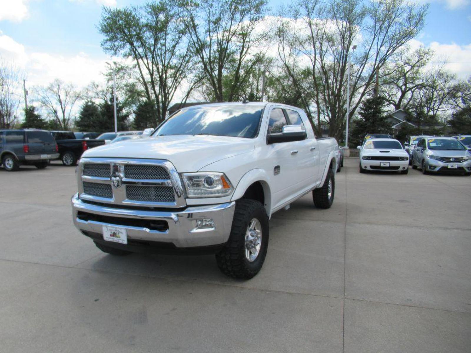 2013 WHITE RAM 2500 LONGHORN (3C6UR5PLXDG) with an 6.7L engine, Automatic transmission, located at 908 SE 14th Street, Des Moines, IA, 50317, (515) 281-0330, 41.580303, -93.597046 - Photo #0