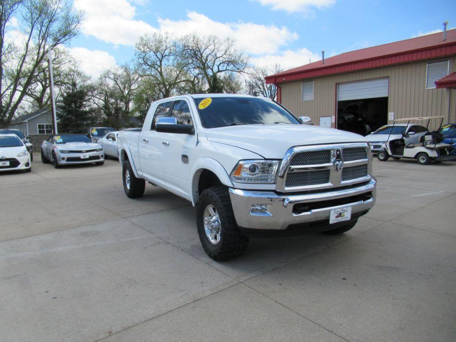 2013 WHITE RAM 2500 LONGHORN (3C6UR5PLXDG) with an 6.7L engine, Automatic transmission, located at 908 SE 14th Street, Des Moines, IA, 50317, (515) 281-0330, 41.580303, -93.597046 - Photo #2