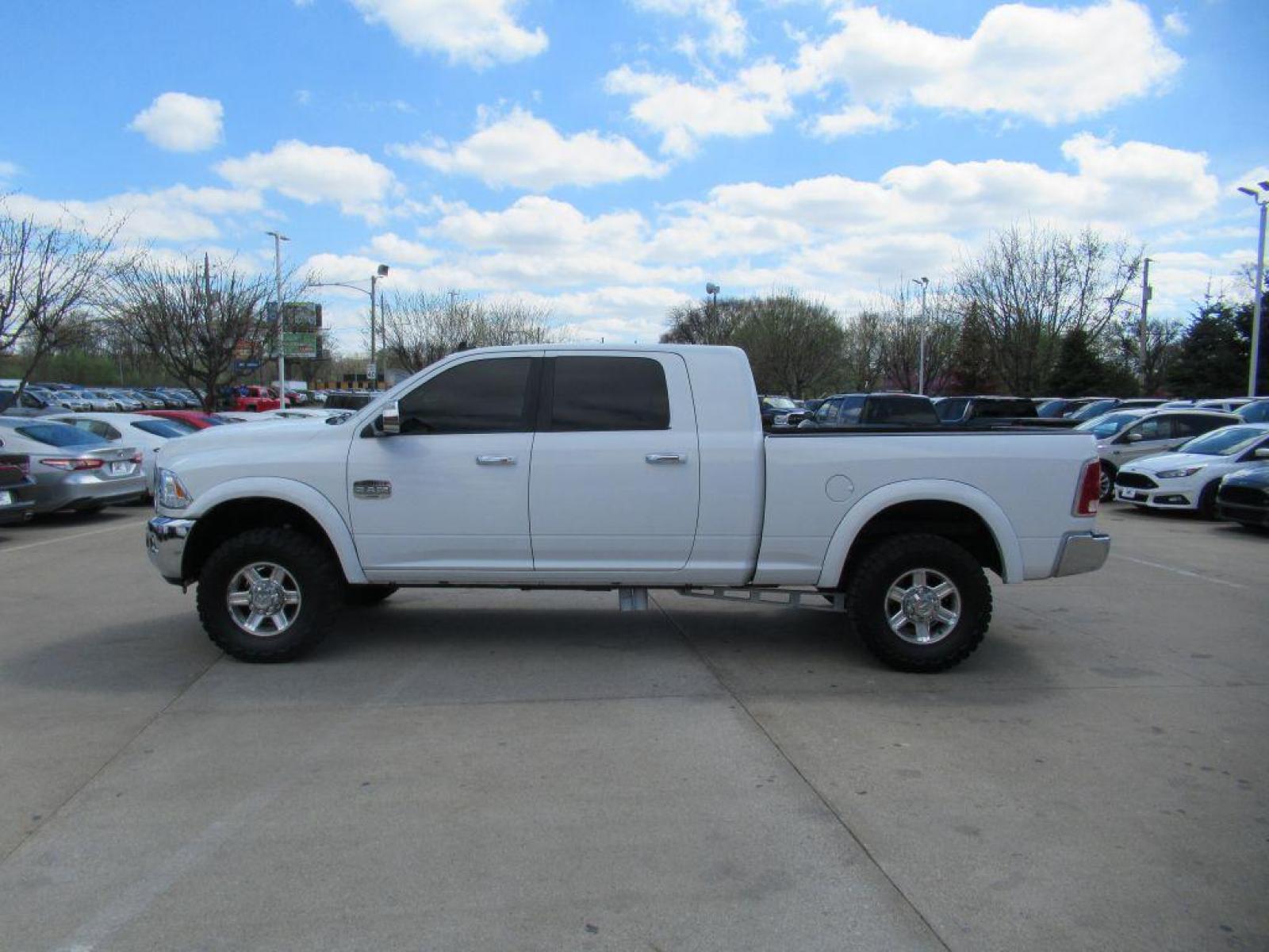 2013 WHITE RAM 2500 LONGHORN (3C6UR5PLXDG) with an 6.7L engine, Automatic transmission, located at 908 SE 14th Street, Des Moines, IA, 50317, (515) 281-0330, 41.580303, -93.597046 - Photo #7