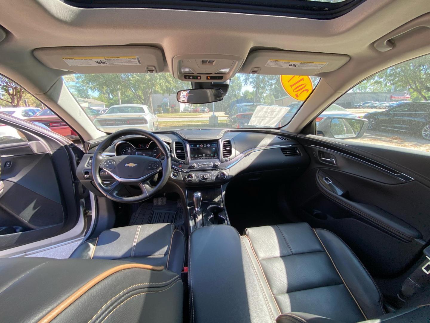 2017 SILVER CHEVROLET IMPALA PREMIER (1G1145S34HU) with an 3.6L engine, Automatic transmission, located at 908 SE 14th Street, Des Moines, IA, 50317, (515) 281-0330, 41.580303, -93.597046 - Photo#21