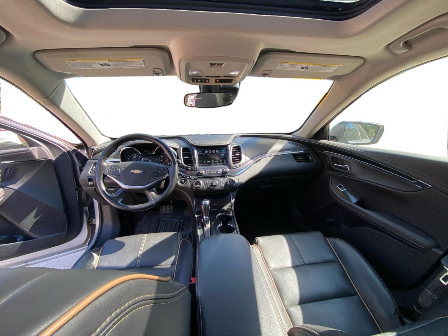 2017 SILVER CHEVROLET IMPALA PREMIER (1G1145S34HU) with an 3.6L engine, Automatic transmission, located at 908 SE 14th Street, Des Moines, IA, 50317, (515) 281-0330, 41.580303, -93.597046 - Photo#22