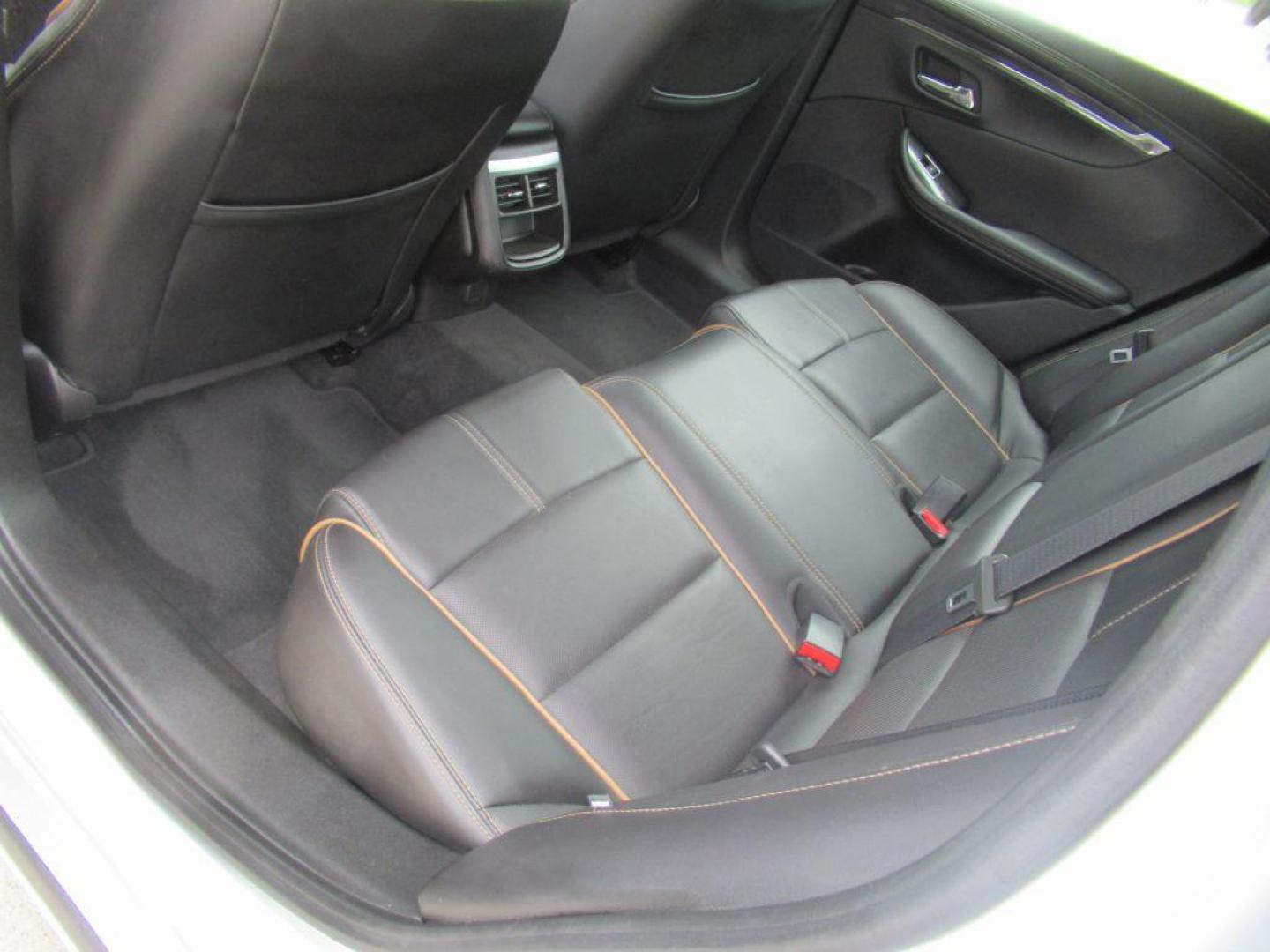 2017 SILVER CHEVROLET IMPALA PREMIER (1G1145S34HU) with an 3.6L engine, Automatic transmission, located at 908 SE 14th Street, Des Moines, IA, 50317, (515) 281-0330, 41.580303, -93.597046 - Photo#15