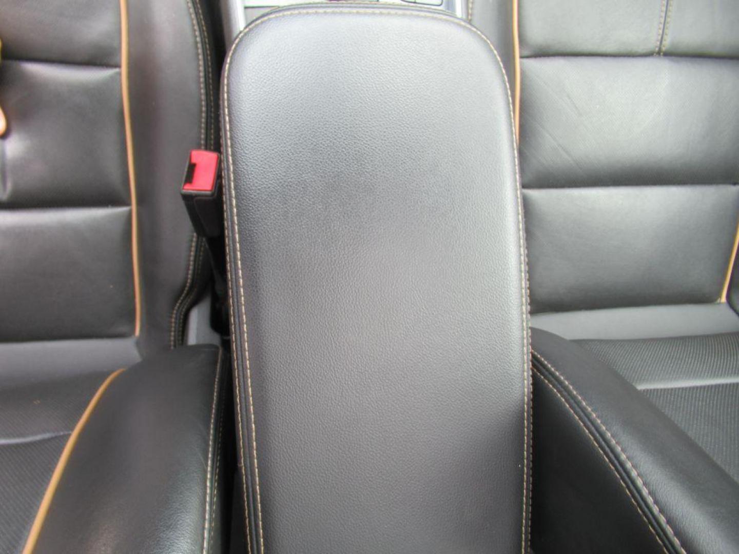 2017 SILVER CHEVROLET IMPALA PREMIER (1G1145S34HU) with an 3.6L engine, Automatic transmission, located at 908 SE 14th Street, Des Moines, IA, 50317, (515) 281-0330, 41.580303, -93.597046 - Photo#18